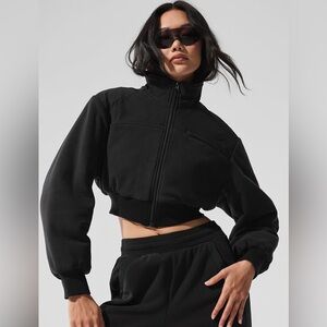 Alo Yoga Polar Fleece Cropped Wintry Mix Jacket in Black